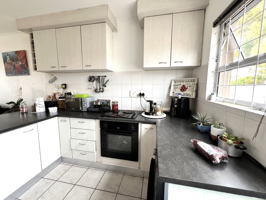 To Let 2 Bedroom Property for Rent in Sunningdale Western Cape